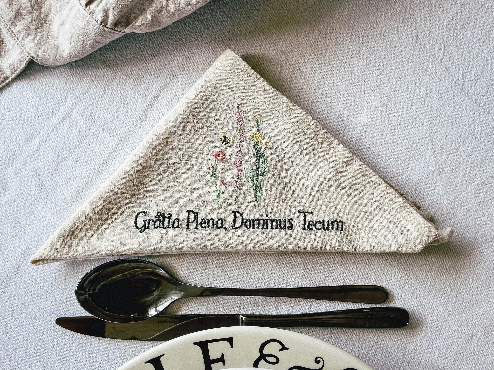 Full of Grace Embroidered Linen Napkins - Image 5