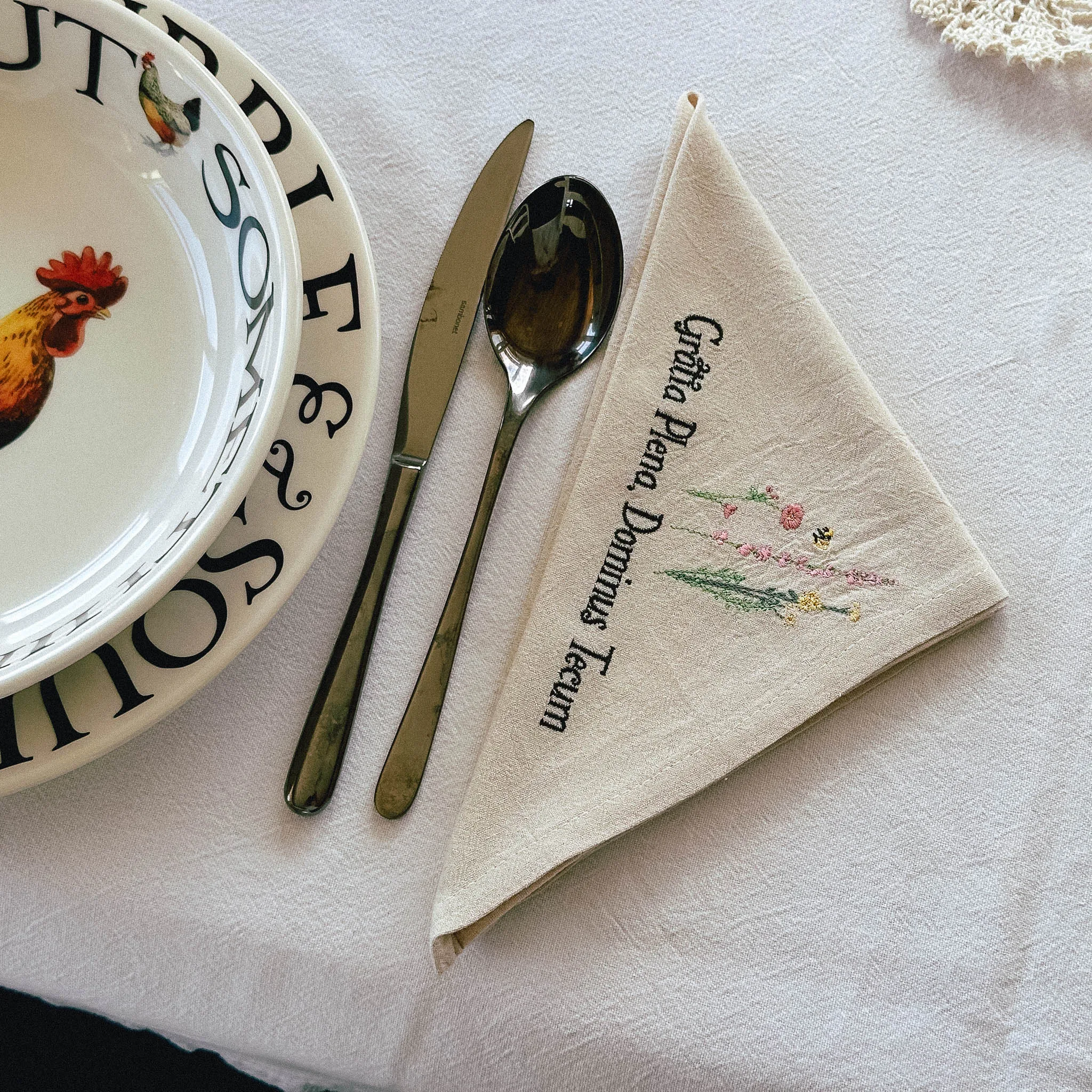Full of Grace Embroidered Linen Napkins - Image 4